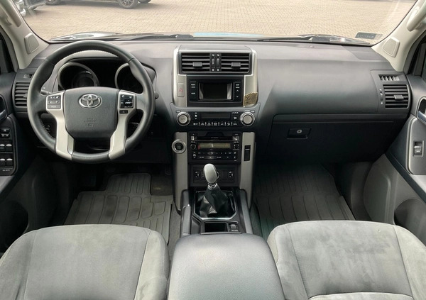 Toyota Land Cruiser cena 124900 przebieg: 148955, rok produkcji 2011 z Rzeszów małe 137